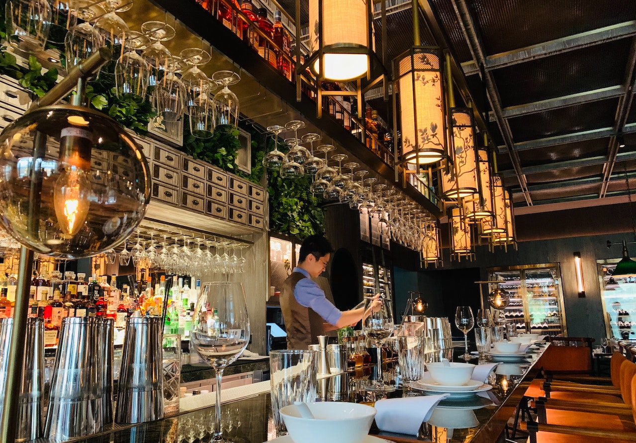 Unlock Energy Savings Optimize Server Efficiency through Consolidation and Virtualization - Speedster IT Hospitality IT Experts